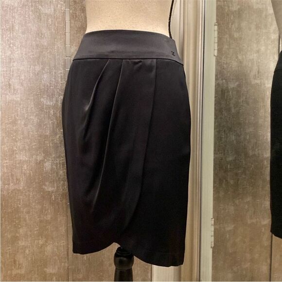 Chanel 100%  tulip skirt, US4 - Picture 2 of 10